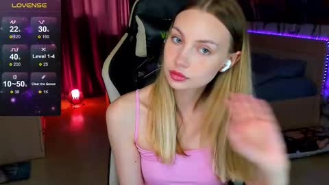 Snapshot of annie69kiss chatting on September 25, 2025, 7:34 am Annie online show from September 25, 2025, 7:34 am