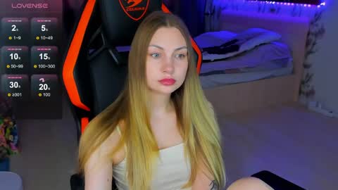 Snapshot of annie69kiss chatting on June 10, 2026, 3:44 pm Annie online show from June 10, 2026, 3:44 pm