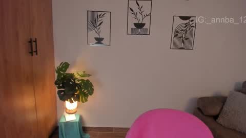 annie_barozzi online show from March 25, 2026, 1:39 pm