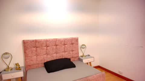 Annie Bonnie   online show from March 20, 2026, 1:05 pm