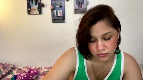 Annie  online show from December 6, 2024, 7:12 pm