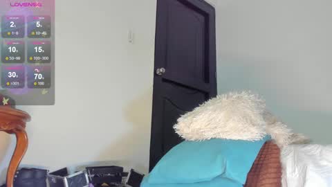 Snapshot of annie_santosx chatting on March 6, 2025, 4:49 pm annie_santosx online show from March 6, 2025, 4:49 pm