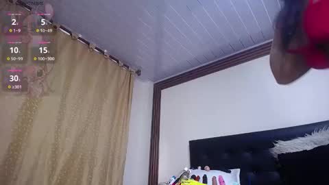 annie_scott_ online show from October 17, 2025, 8:33 pm