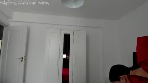 Snapshot of annieamy chatting on September 24, 2025, 11:46 am Annie online show from September 24, 2025, 11:46 am