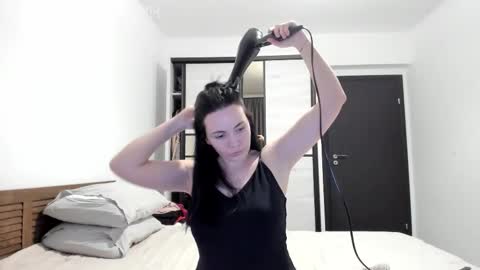 Annie online show from March 29, 2026, 7:36 pm