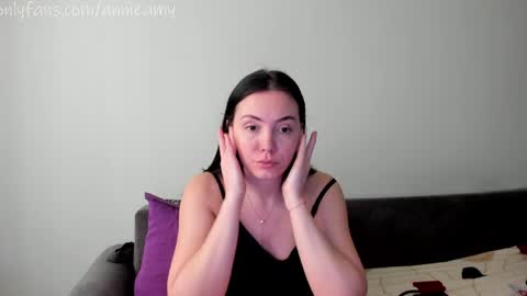 Annie online show from April 16, 2026, 11:11 am