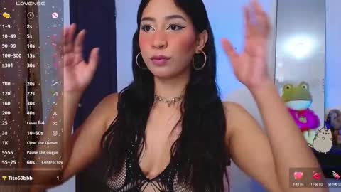 Snapshot of annieblu3 chatting on October 6, 2025, 10:02 am AnnieBlu3 online show from October 6, 2025, 10:02 am