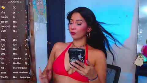 Snapshot of annieblu3 chatting on October 8, 2025, 8:17 pm AnnieBlu3 online show from October 8, 2025, 8:17 pm