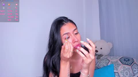 Snapshot of anniegil_cs chatting on January 3, 2025, 12:22 am Annie online show from January 3, 2025, 12:22 am