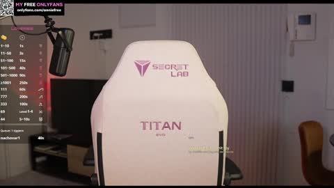 Snapshot of annieguzman_ chatting on February 22, 2025, 2:28 am Annie FREE TRIAL IN BIO online show from February 22, 2025, 2:28 am