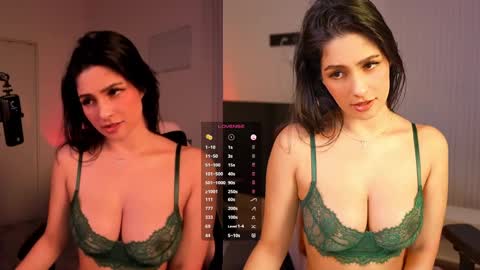 Snapshot of annieguzman_ chatting on February 23, 2025, 3:13 am Annie FREE TRIAL IN BIO online show from February 23, 2025, 3:13 am