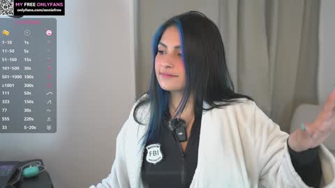 Snapshot of annieguzman_ chatting on October 23, 2025, 2:33 am Annie FREE TRIAL IN BIO online show from October 23, 2025, 2:33 am