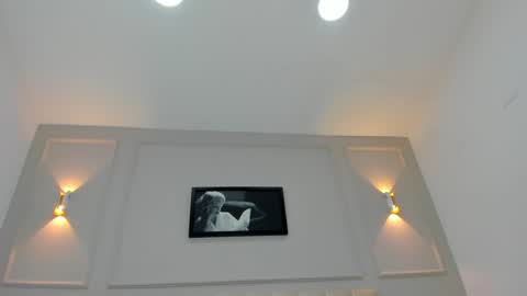 Snapshot of anniemartinezz chatting on December 31, 2024, 10:58 am Annie online show from December 31, 2024, 10:58 am