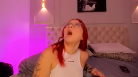 Snapshot of anniemartinezz chatting on September 15, 2025, 12:16 pm Annie online show from September 15, 2025, 12:16 pm