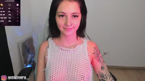 Snapshot of anniemora_ chatting on January 10, 2025, 1:10 am Annie online show from January 10, 2025, 1:10 am