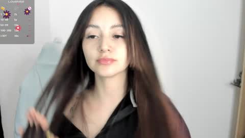 Snapshot of anniemora_ chatting on February 6, 2025, 4:10 am Annie online show from February 6, 2025, 4:10 am