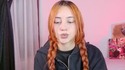 Snapshot of anniemora_ chatting on July 1, 2026, 2:35 am Annie online show from July 1, 2026, 2:35 am
