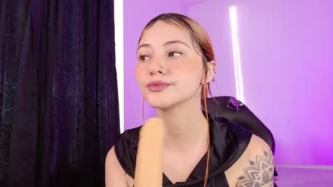 Snapshot of anniemora_ chatting on July 15, 2026, 10:48 pm Annie online show from July 15, 2026, 10:48 pm