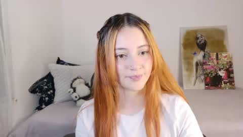 Snapshot of anniemora_ chatting on July 31, 2026, 12:10 am Annie online show from July 31, 2026, 12:10 am