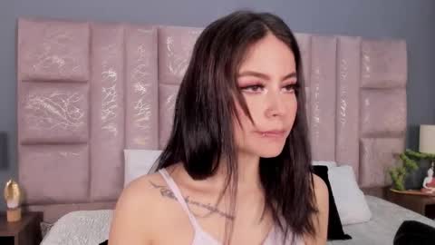 Snapshot of annienasty chatting on October 19, 2025, 11:44 am Annie online show from October 19, 2025, 11:44 am