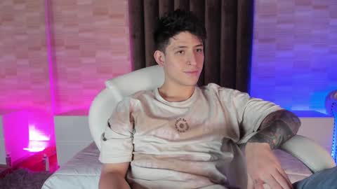 Snapshot of anniie_and_alex chatting on January 8, 2025, 2:35 pm Annie Alex online show from January 8, 2025, 2:35 pm