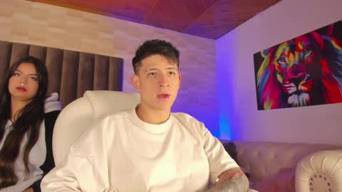 Snapshot of anniie_and_alex chatting on January 19, 2025, 1:22 pm Annie Alex online show from January 19, 2025, 1:22 pm