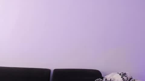 Snapshot of anniie_and_alex chatting on February 8, 2025, 5:39 pm Annie Alex online show from February 8, 2025, 5:39 pm