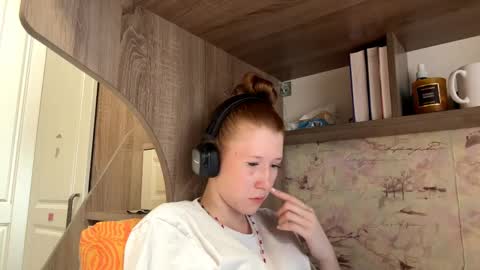 Kira online show from April 16, 2026, 12:17 pm