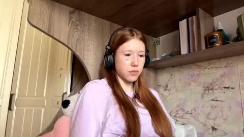 Kira online show from April 26, 2026, 7:50 am