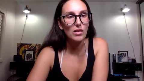 Ann online show from September 10, 2025, 2:33 am