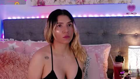 Antonella Lee online show from October 17, 2025, 8:33 pm