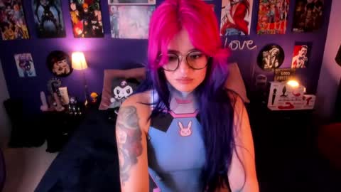 Snapshot of anny_cross chatting on October 8, 2025, 12:52 am Paty online show from October 8, 2025, 12:52 am