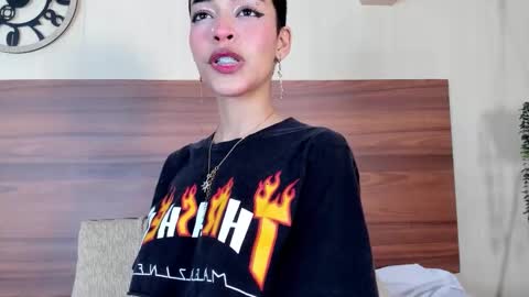 Snapshot of annykitty_ chatting on October 3, 2025, 3:58 am Anny Kitty online show from October 3, 2025, 3:58 am