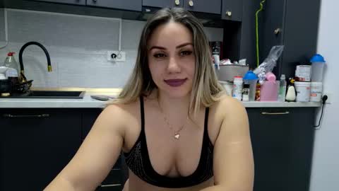 Snapshot of annyloveyou chatting on January 16, 2026, 8:13 pm Annyfit4you online show from January 16, 2026, 8:13 pm