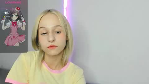 Snapshot of annyme0w chatting on November 18, 2025, 6:12 pm annymeow online show from November 18, 2025, 6:12 pm