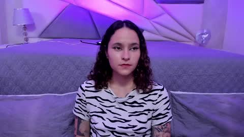 Snapshot of annythomsonn chatting on January 8, 2025, 10:48 pm AnnyT online show from January 8, 2025, 10:48 pm