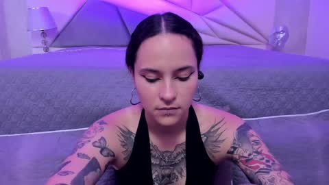 Snapshot of annythomsonn chatting on January 14, 2025, 9:20 pm AnnyT online show from January 14, 2025, 9:20 pm