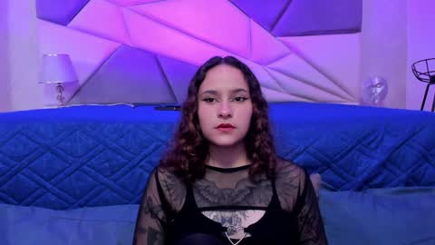 Snapshot of annythomsonn chatting on January 21, 2025, 10:19 pm AnnyT online show from January 21, 2025, 10:19 pm