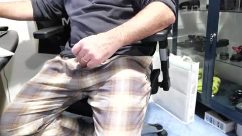 Snapshot of anonycock7 chatting on December 15, 2025, 2:10 pm D online show from December 15, 2025, 2:10 pm