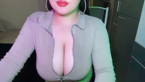 Snapshot of anora_sunny chatting on July 1, 2026, 4:29 pm Any online show from July 1, 2026, 4:29 pm