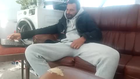 Snapshot of ansreramso chatting on January 18, 2025, 9:45 am Lower chakra online show from January 18, 2025, 9:45 am