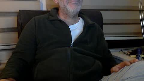 Snapshot of antheris chatting on October 3, 2025, 7:22 pm antheris online show from October 3, 2025, 7:22 pm