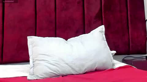 Anthonelaa   online show from March 8, 2025, 12:55 am