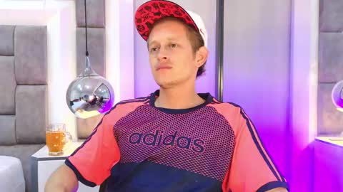 Anthonny online show from June 1, 2026, 7:48 pm