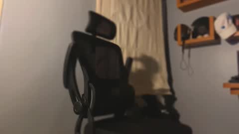 anthonyvinee online show from April 25, 2026, 5:32 am