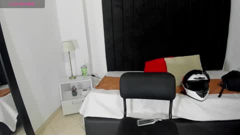 Snapshot of anthoy_wayans chatting on December 11, 2024, 3:02 am online show from December 11, 2024, 3:02 am