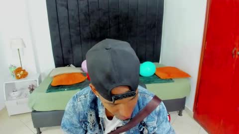 Snapshot of anthoy_wayans chatting on March 8, 2025, 12:00 am online show from March 8, 2025, 12:00 am