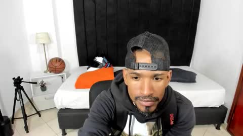 Snapshot of anthoy_wayans chatting on October 1, 2025, 1:00 am online show from October 1, 2025, 1:00 am