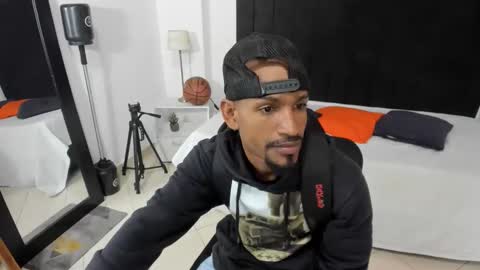 Snapshot of anthoy_wayans chatting on October 5, 2025, 11:57 pm online show from October 5, 2025, 11:57 pm