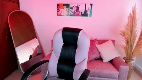 Snapshot of antonela_vargas chatting on November 21, 2025, 12:15 pm Anto online show from November 21, 2025, 12:15 pm